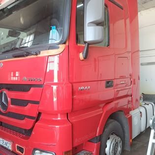 Cap de camion Mercedes Actros curat